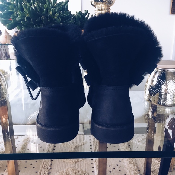 ⚡️ FLASH SALE ⚡️ LIKE NEW Ugg Naiyah Boots - Picture 7 of 9